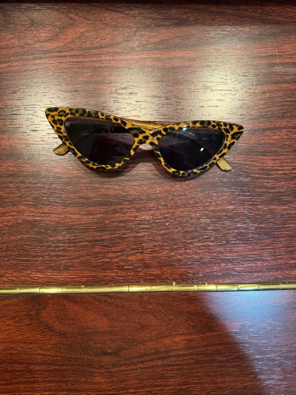 Cat-Eye Leopard Print Sunglasses - Brown Tortoise